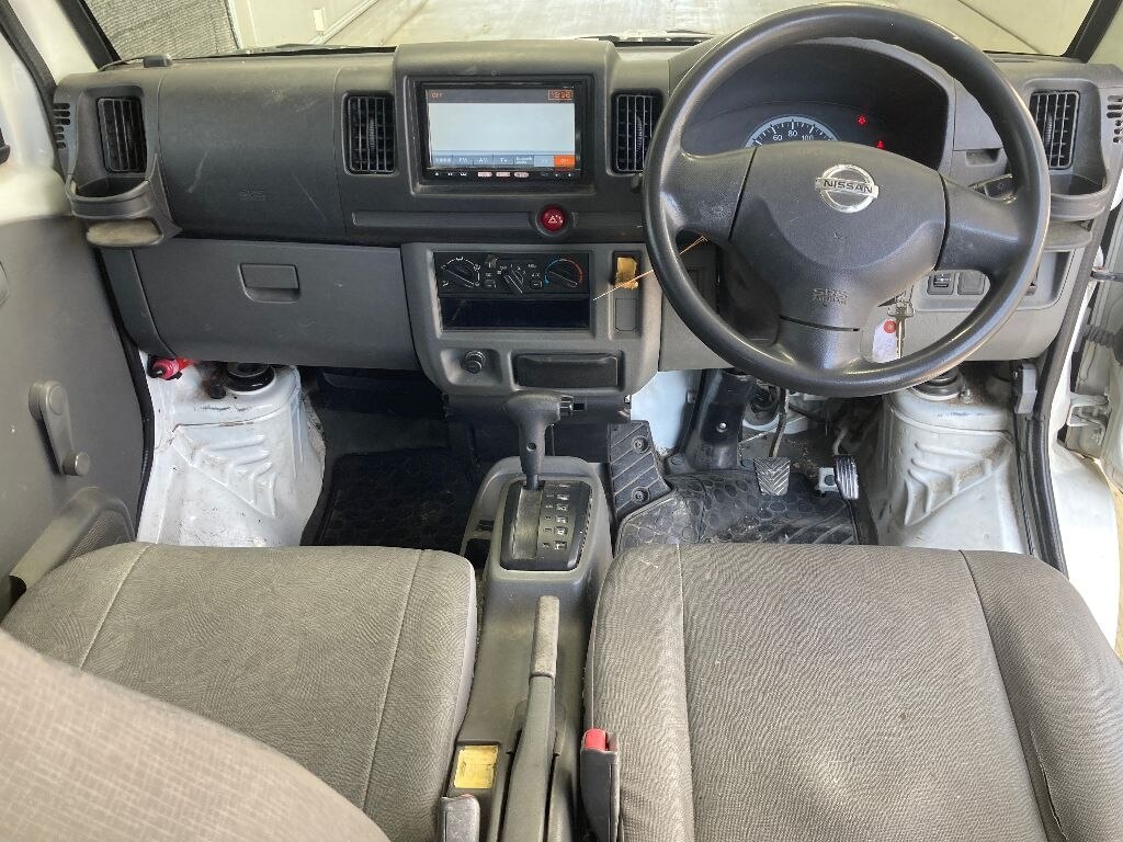 NISSAN CLIPPER