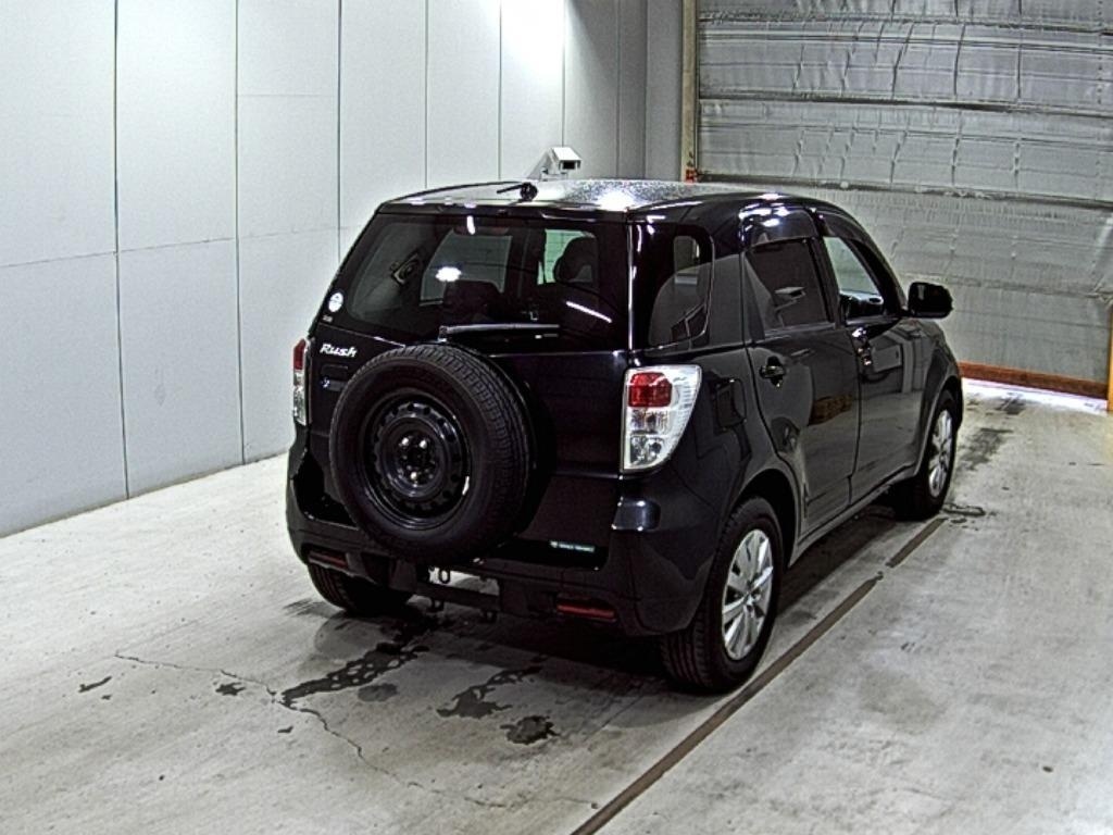 TOYOTA RUSH
