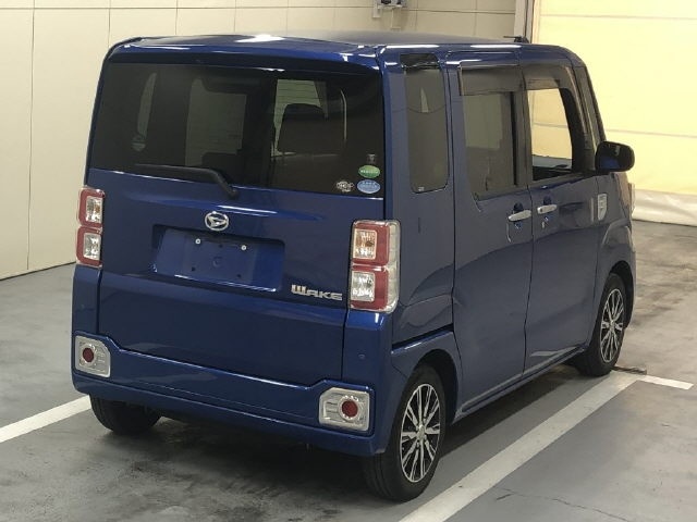DAIHATSU WAKE