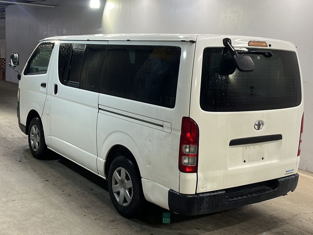 TOYOTA REGIUS ACE
