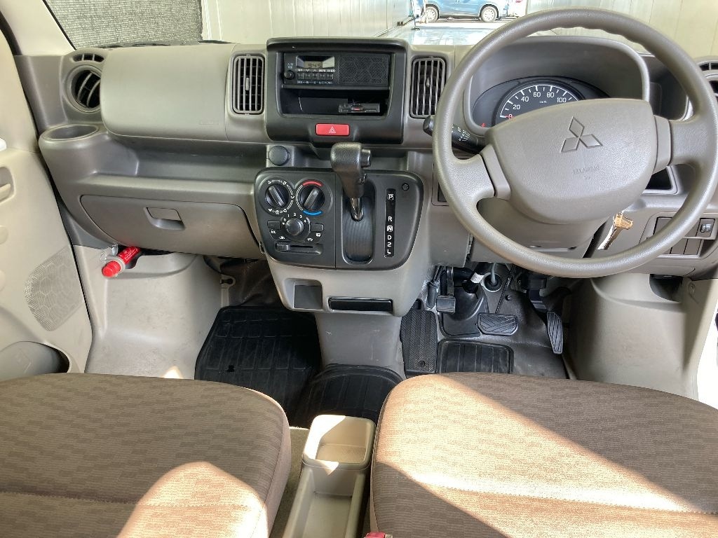 MITSUBISHI MINICAB