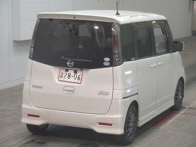 NISSAN ROOX