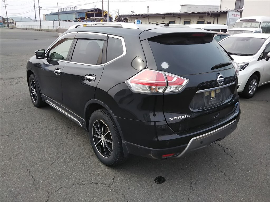 NISSAN X-TRAIL