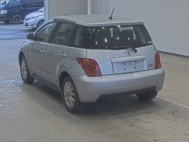 TOYOTA IST