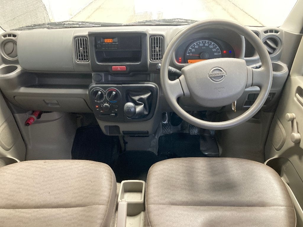NISSAN NV100 CLIPPER