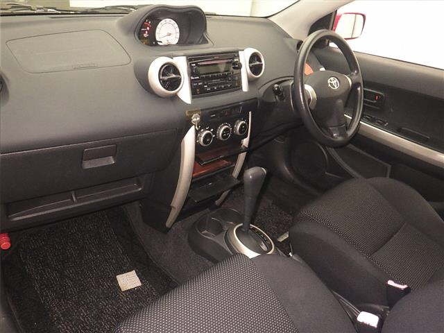 TOYOTA IST