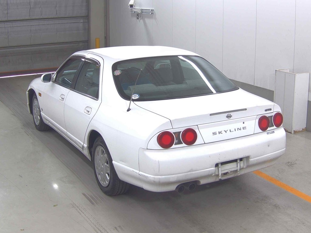 NISSAN SKYLINE