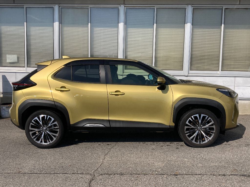 TOYOTA YARIS CROSS