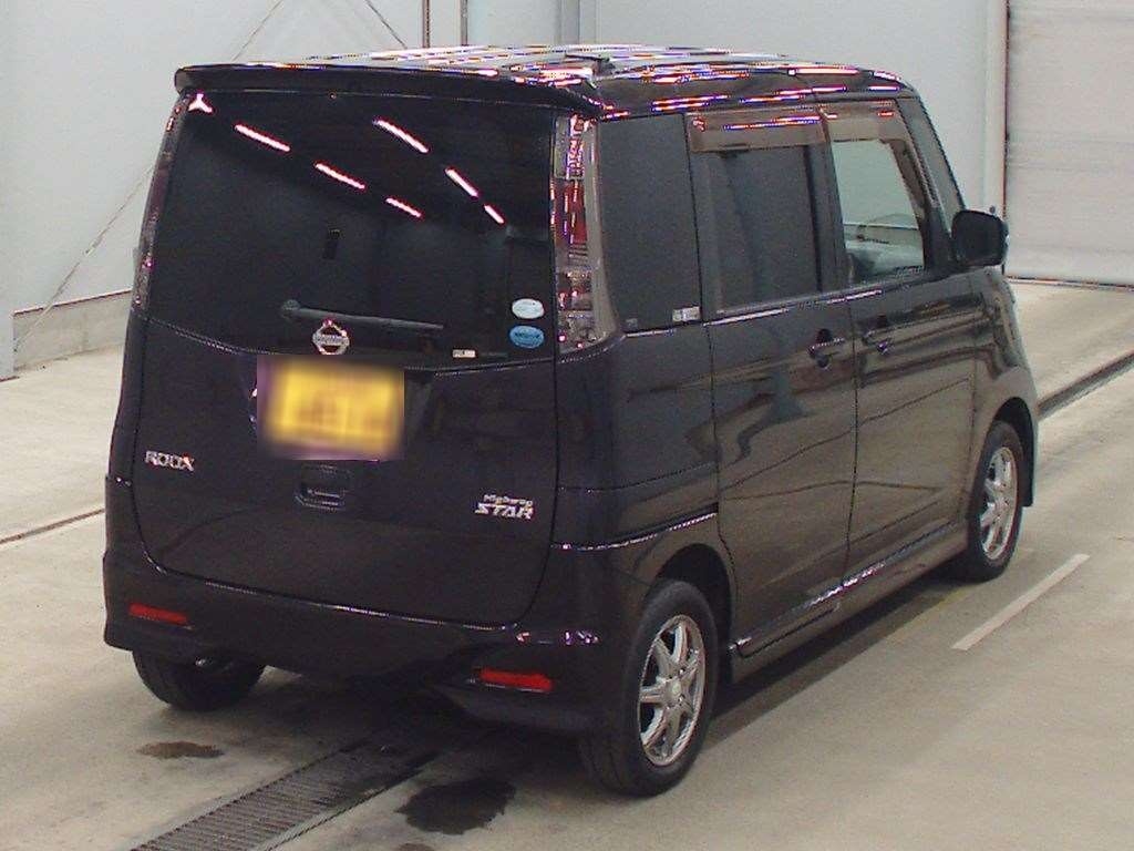 NISSAN ROOX
