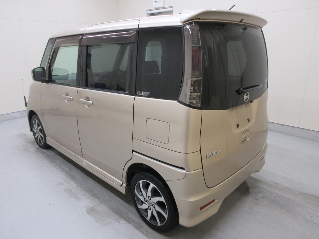 NISSAN ROOX