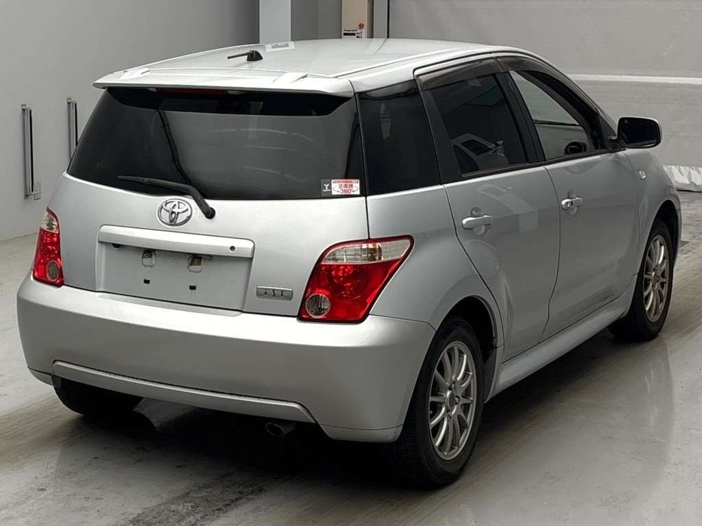 TOYOTA IST