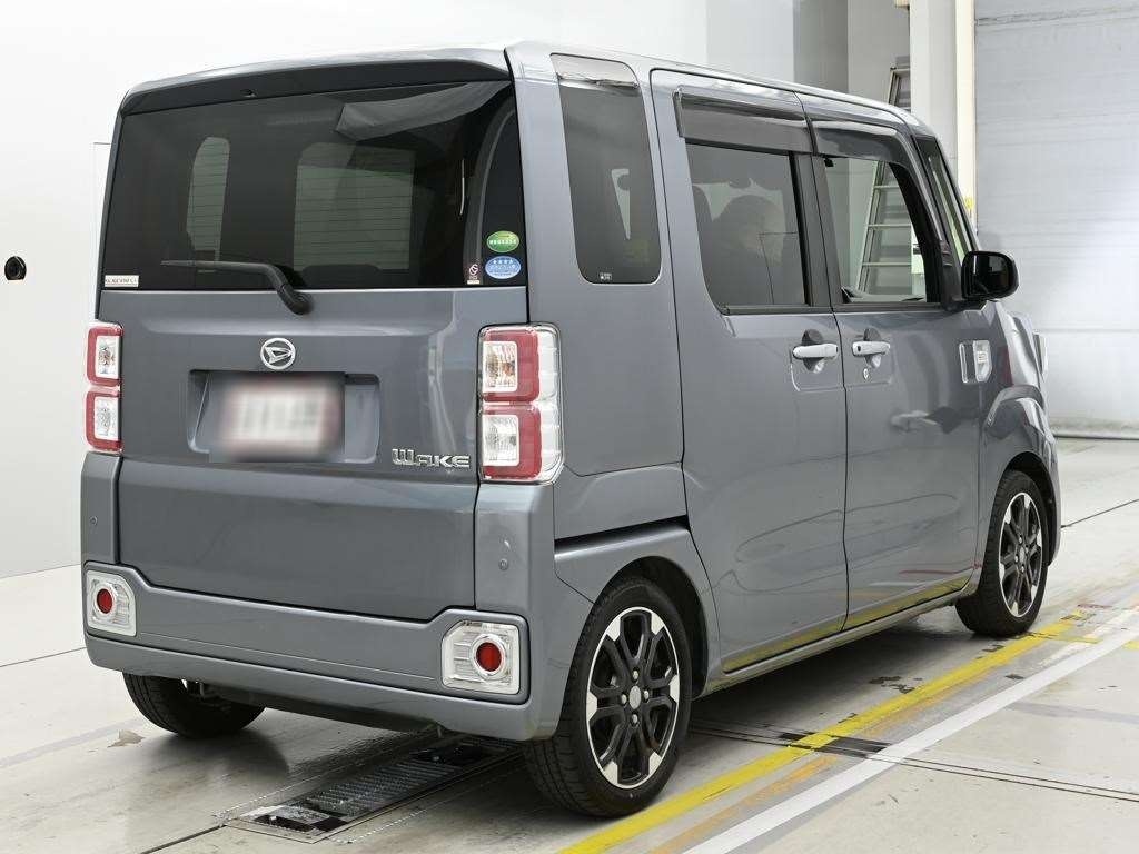DAIHATSU WAKE