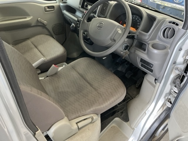 NISSAN NV100 CLIPPER
