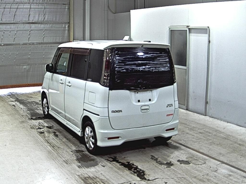 NISSAN ROOX