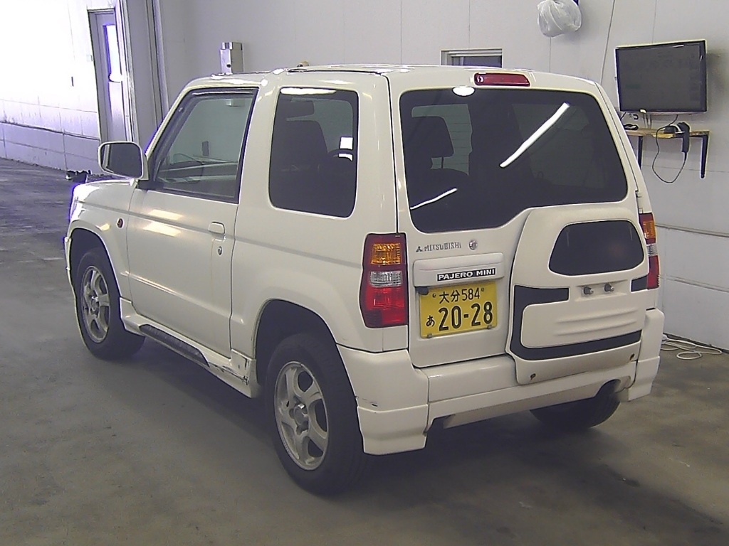MITSUBISHI PAJERO MINI