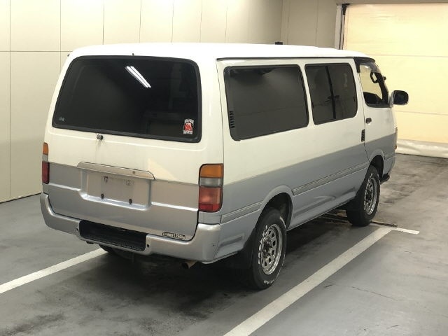 TOYOTA HIACE