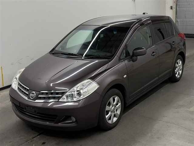NISSAN TIIDA