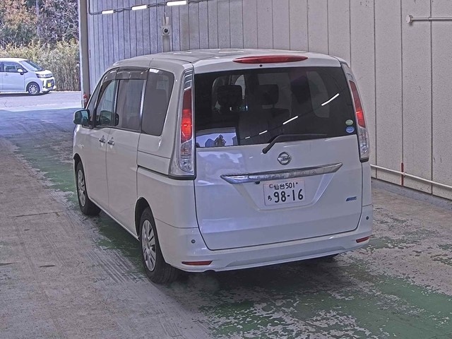 NISSAN SERENA