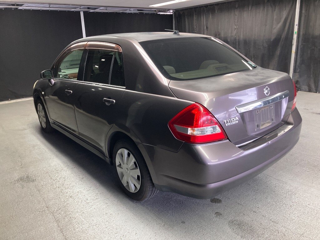 NISSAN TIIDA LATIO