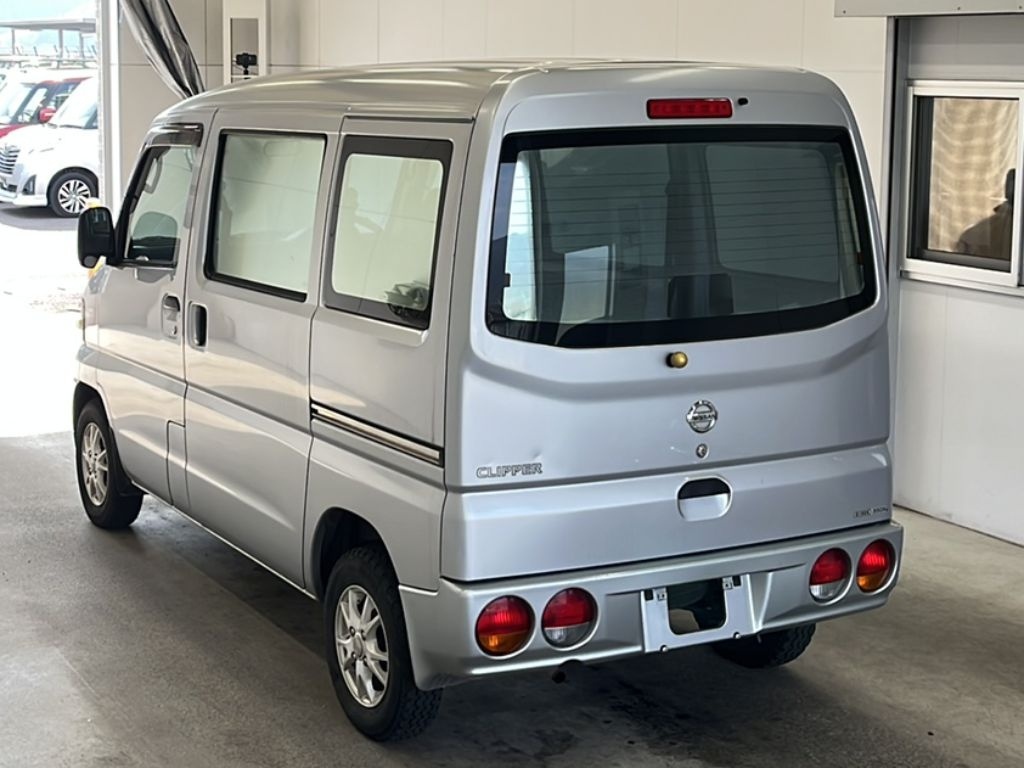 NISSAN CLIPPER