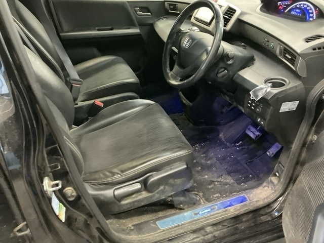 HONDA FREED SPIKE