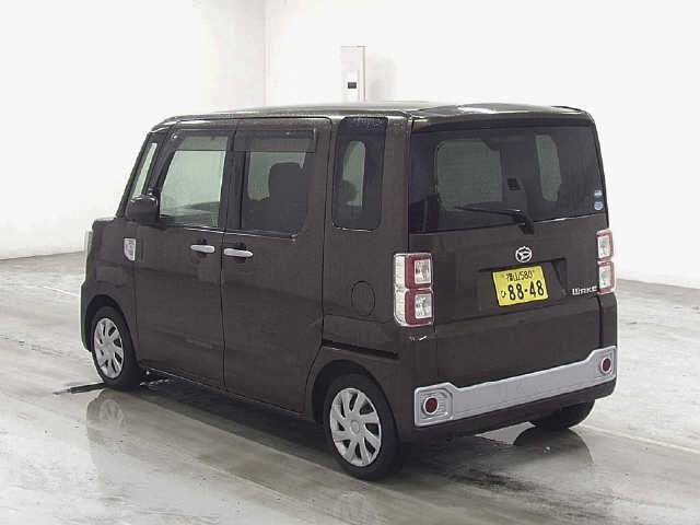 DAIHATSU WAKE