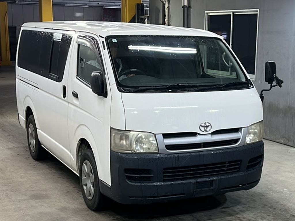 TOYOTA REGIUS ACE