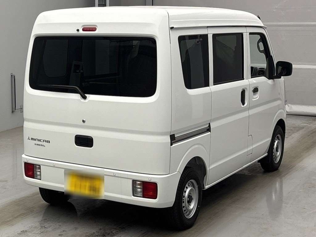 MITSUBISHI MINICAB