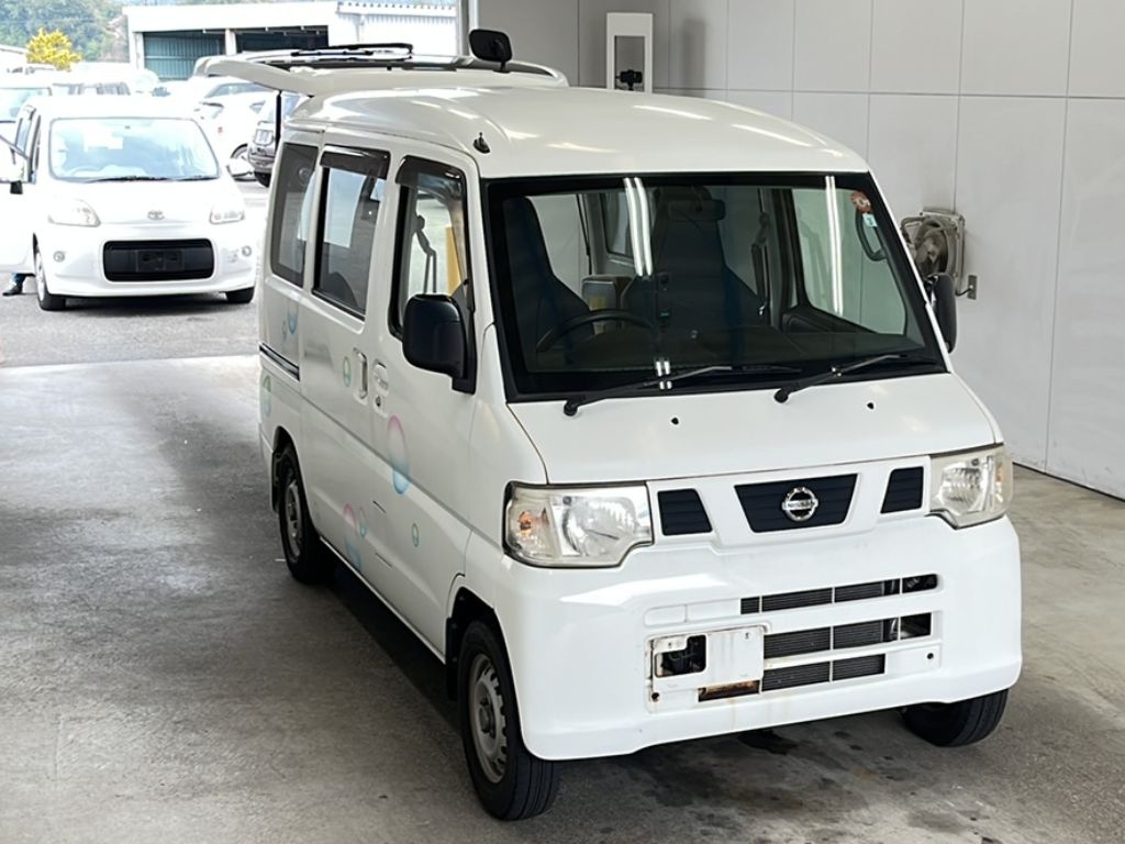 NISSAN NV100 CLIPPER
