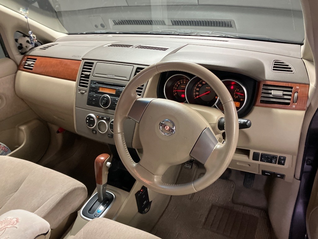 NISSAN TIIDA LATIO