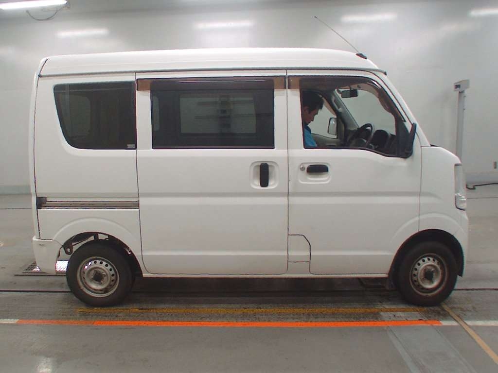 MITSUBISHI MINICAB