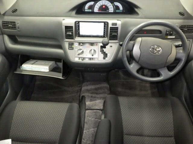TOYOTA RAUM