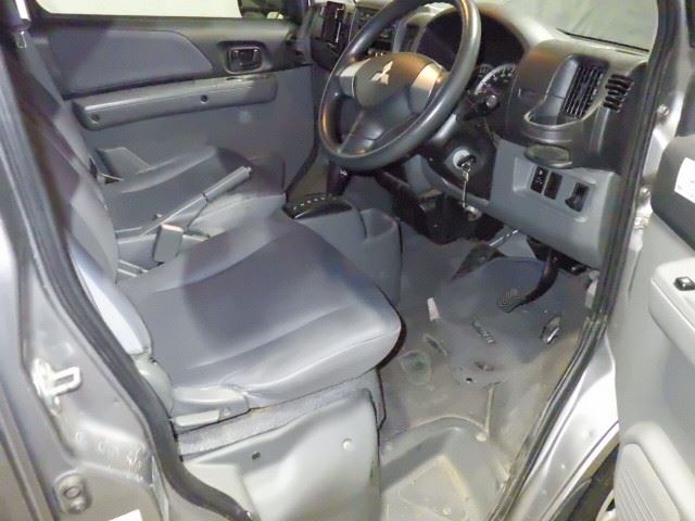 MITSUBISHI MINICAB
