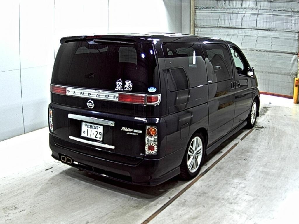 NISSAN ELGRAND