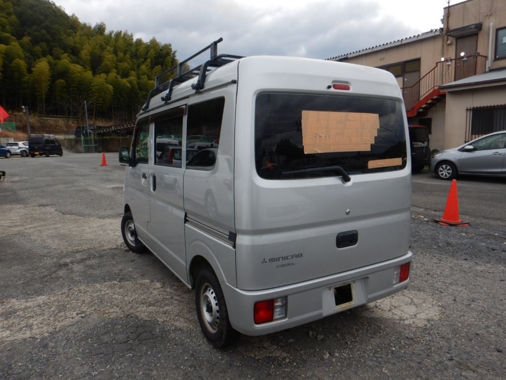MITSUBISHI MINICAB