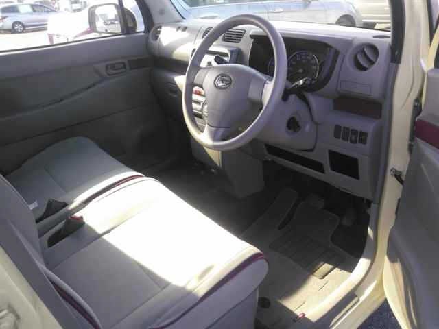 DAIHATSU MOVE CONTE
