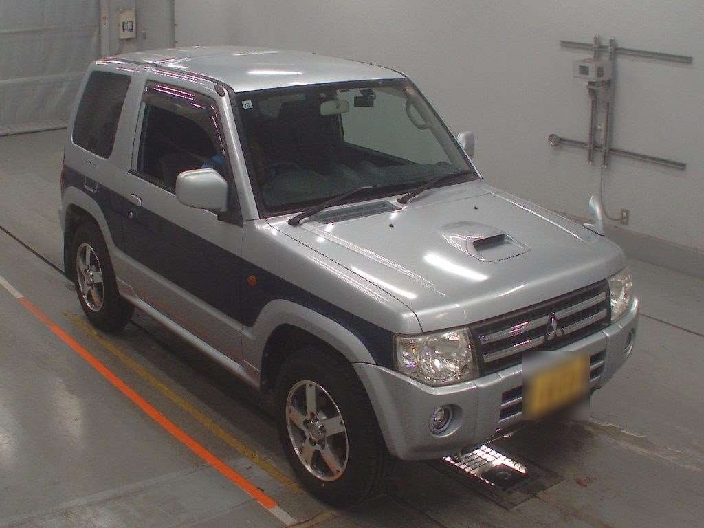 MITSUBISHI PAJERO MINI