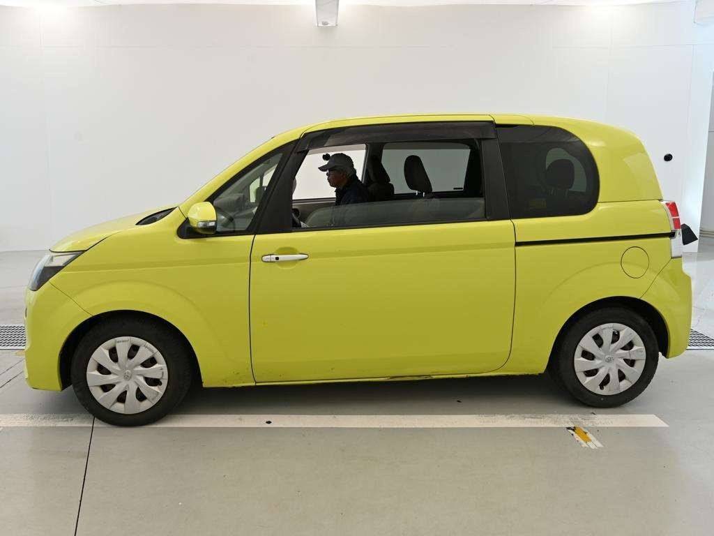 TOYOTA SPADE