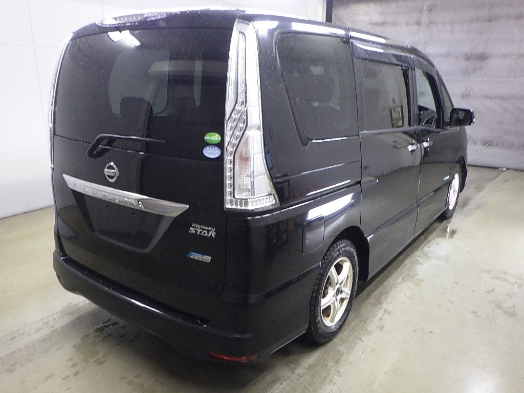 NISSAN SERENA