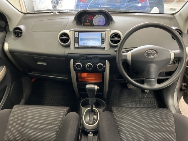 TOYOTA IST