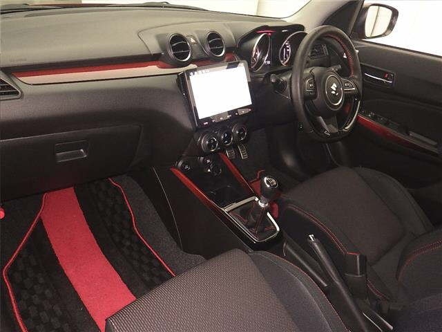 SUZUKI SWIFT