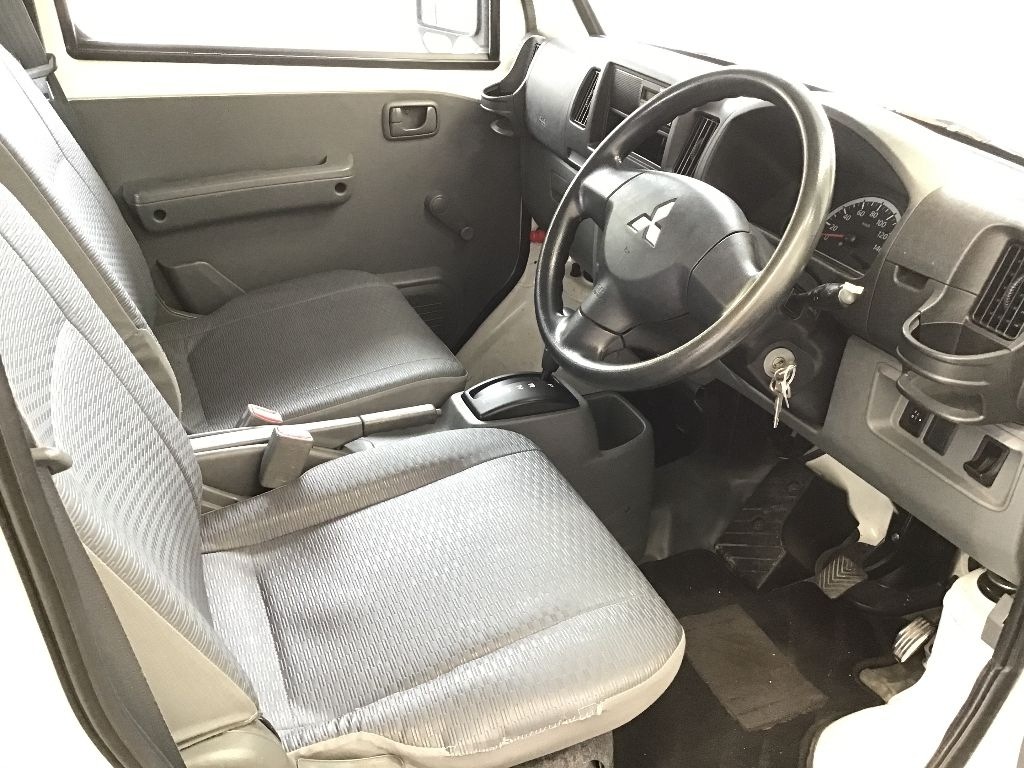 MITSUBISHI MINICAB