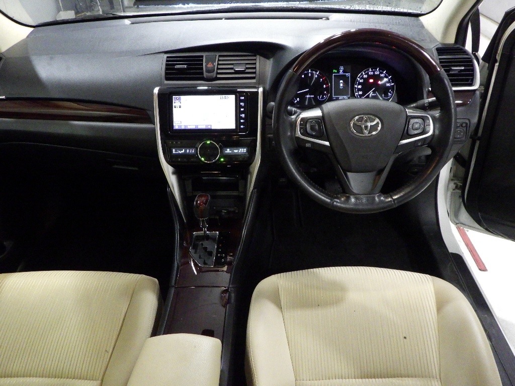 TOYOTA PREMIO