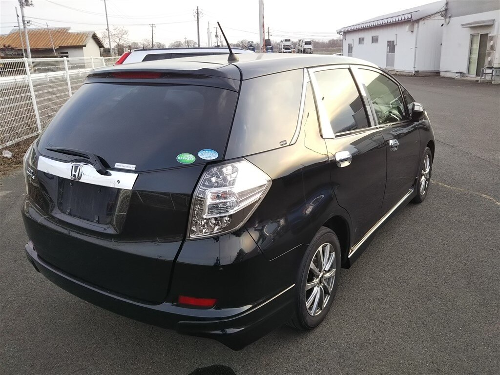 HONDA FIT SHUTTLE