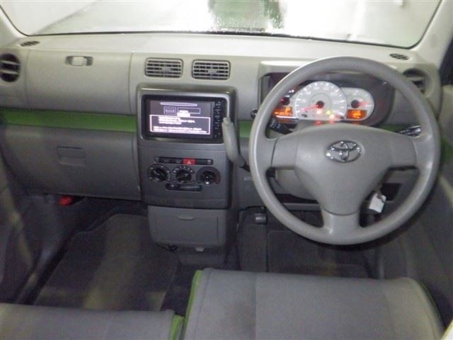 TOYOTA PIXIS SPACE
