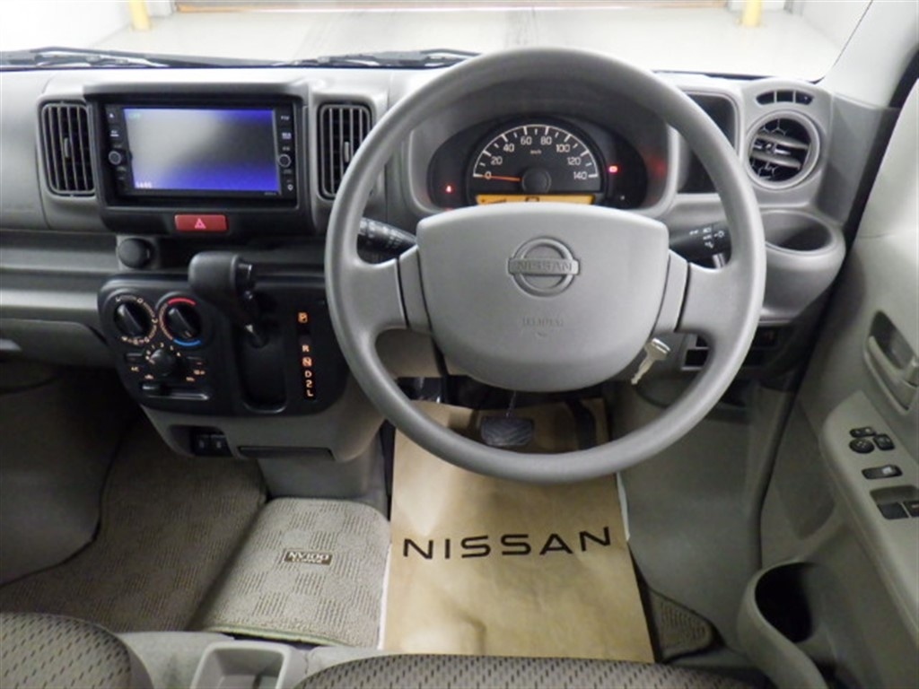 NISSAN NV100 CLIPPER