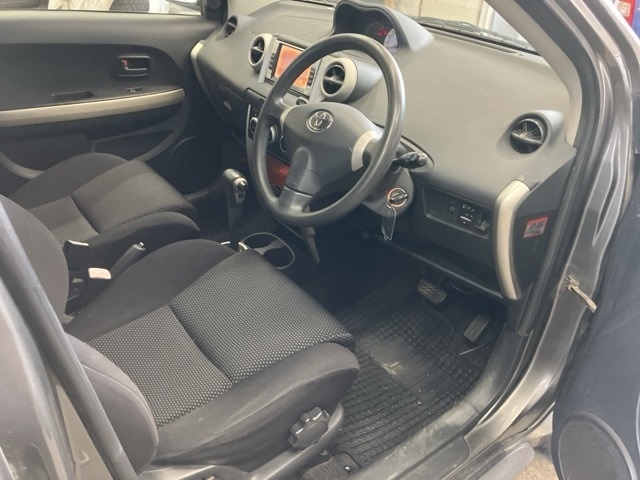 TOYOTA IST