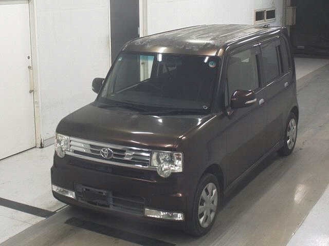 TOYOTA PIXIS SPACE