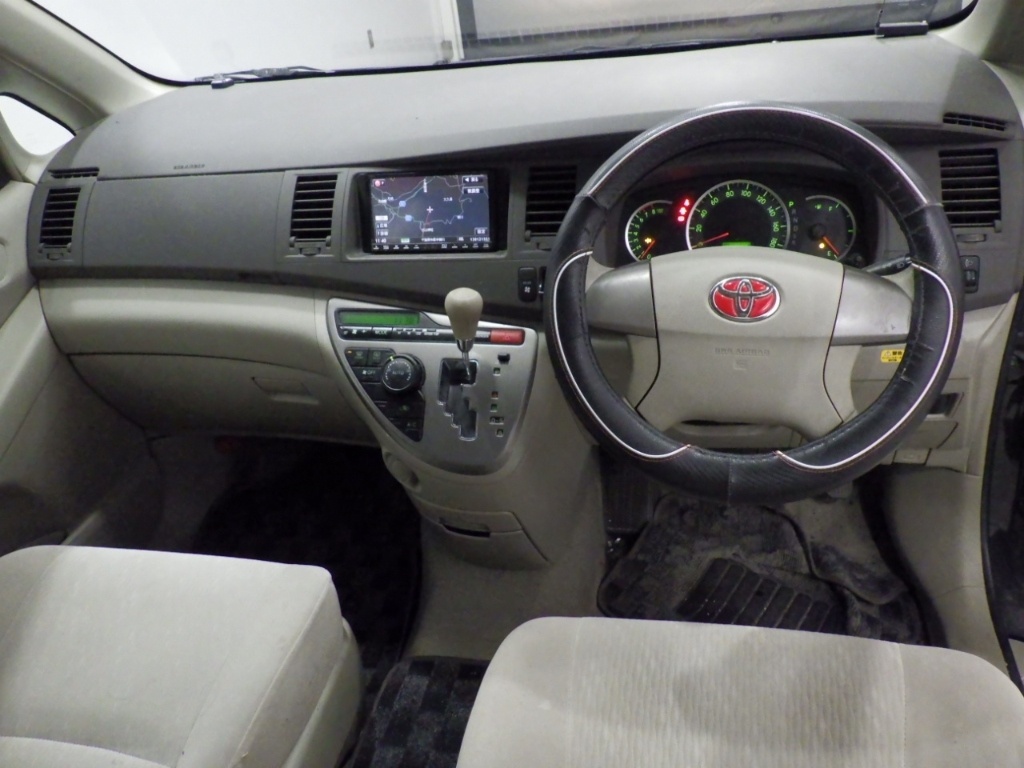 TOYOTA ISIS