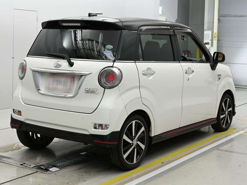 DAIHATSU CAST